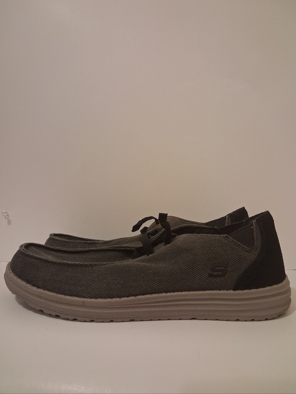 Skechers Memory Foam Canvas Lace-Up Casual Shoes Gray Size 9.5 Comfort Relaxed F